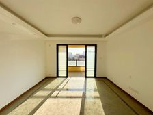 融创清溪 号 房龄新 商品住宅 双卫生间 交通便捷 有电梯