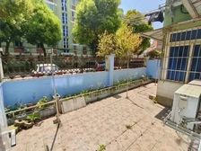 东川路地铁口,底楼送40平花园,三房两卫,接受置换 送车位