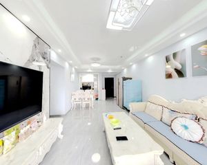 银海区万达吾悦商圈精装修三房拎包入住
