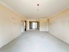 临地铁 购物方便 次新小区 满二 中间好楼层 出行方便