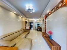 好房推荐越秀朝南三房两卫 保养好 中间楼层 满五年 随时看房