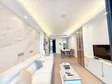 上华二,价格可大谈,看房免费车接送,精装临港主城滴水湖公园旁