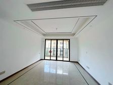 房东在国外94万左右还送个车位,来电联系我捡漏