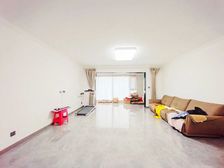 正弘青云筑 南向采光好 中间楼层采光好 次新小区 满二