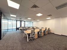 高区看江丨解放碑业主直租丨面积无水分租金还含专票税