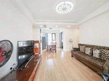 次新房 临地铁 精装可拎包入住 双卫格局 高楼层视野无遮挡