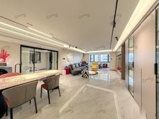 体育中心-育秀中心 152.33平 百万装修,楼下地铁口,户