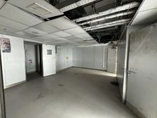 国贸建外SOHO三层商业东南向三面展示落地窗200平!