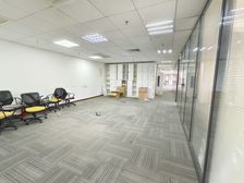 体育西 双地铁 中高层正对电梯口 18000一方