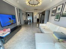 中澳春城 3室2厅2卫 豪华装修 129万元