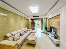 蜂巢 电梯大三房 送100私家大露台 家具家电齐 近轻轨站