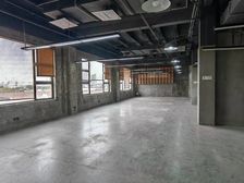 东外滩沿江 时尚中心 13号楼401.402室 280