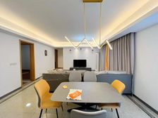 业主急售(带车位) 中层东南向 房子无贷款 满五