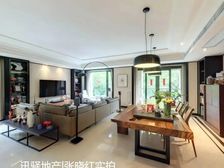 保利西岸非常正气,楼层好、采光佳,让您居住非常舒适!