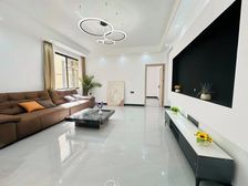 轻轨旁 近商圈 业主移民法国 周边生活方便 来电还价就卖