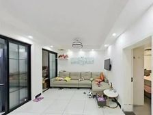 新出婚房装修 满五年送车位 房东已买急售 随时看房 有钥匙