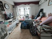 张巴陪推荐,下楼即,电梯精装修两房,端头户型。