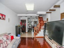 环境好 南北通透 高楼层视野无遮挡 产权清晰 精装好房送阁楼