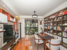 新德佳苑 精装修 近地铁 华夏跟园西 绿化高环境好 中间楼层