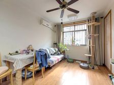 由由六村户型方正卧室朝南带阳台户型通透客厅宽敞