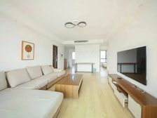 九城湖滨小三房,靠西门口。看房方便诚售五星