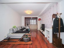 小区大两房两卫,两个卫生间,户型方正 采光通透!