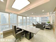 华润置地大厦 一手业主直租 房产证面积 带家私 正电梯口