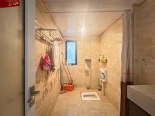 春风与湖 商业配套齐全 满五 精装可拎包入住 楼龄新