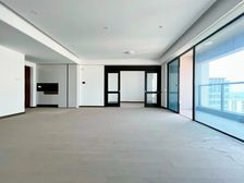 俩江學小对面 万科17英里 4室2厅2卫 公交站就在门口