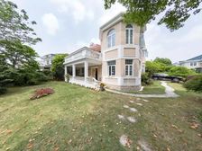 单独委托 目前小区装修顶好 花园500平 拎包入住 大面宽