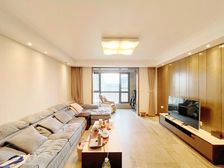 东区郑大一附院旁 龙之梦东150个装修大三房赠送车位 急售随