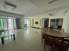 东方银座151平南北通透四居 满二简装中层住宅