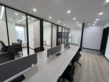 隆德路地铁口 80平精装全配特价出租 三间隔断8-10个工位