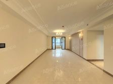 江北嘴 恒大中央广场精装四房 东南朝向 门口三轻轨