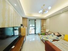 双卫格局 房龄新 近地铁 车位充足 电梯房 正规商品房