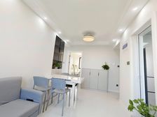 硬装10 全送,中间楼层,房东诚售,价格好商量!