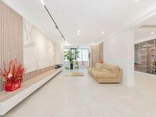 婚房装修!一天未住!紧邻地铁!附带车位!价格可谈!业主诚售