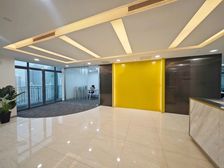 火车东站旁 高层全层 带露台 精装带家具 拎包入驻