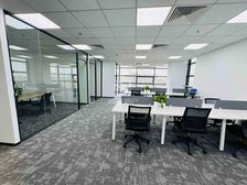 张江集电港 200平米 精装修带家具 双面采光集成电路产业园