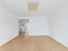 送车位急售好谈小 层河泰优山美郡三室双卫近地铁