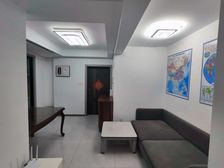 出行方便 精装可拎包入住 带电梯 南北通透 小区新 近地铁