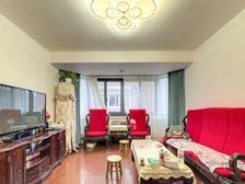 标准三房,户型正气,位置好,业主诚意出售,地铁站附近,菜场旁