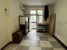 买房0中介fei,新星小學片二片中學3楼两室紧邻D铁學校急售