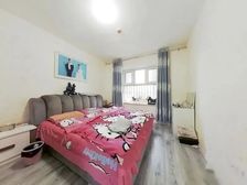 不沿街,精装,91平,2室2厅,黄金楼层,,急售。