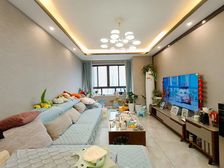 业主置换 急售此房 保利江上明珠乐园 精装三房 随时看房