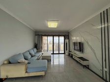 43万买瞧顺广场旁边!精装四房,来电送车位!