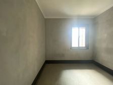 彰泰欢乐颂,万达旁,五房,中间好楼层,看小区园林,送车位