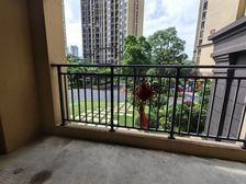 府悦世家西区南北通透4房 带车位55.8万