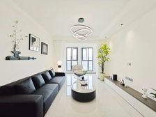 全新装修未入住急售!看上价格可谈 海马公园好楼层 4房双卫