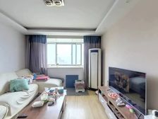 地铁口,精致两房,保养如新,价格好谈,采光刺眼。